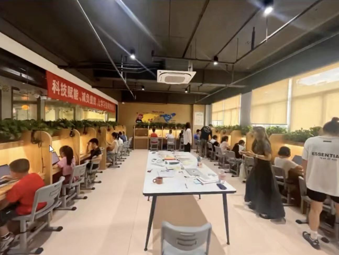 原来AI智习室这么挣钱？他们已经悄悄尝到甜头了！